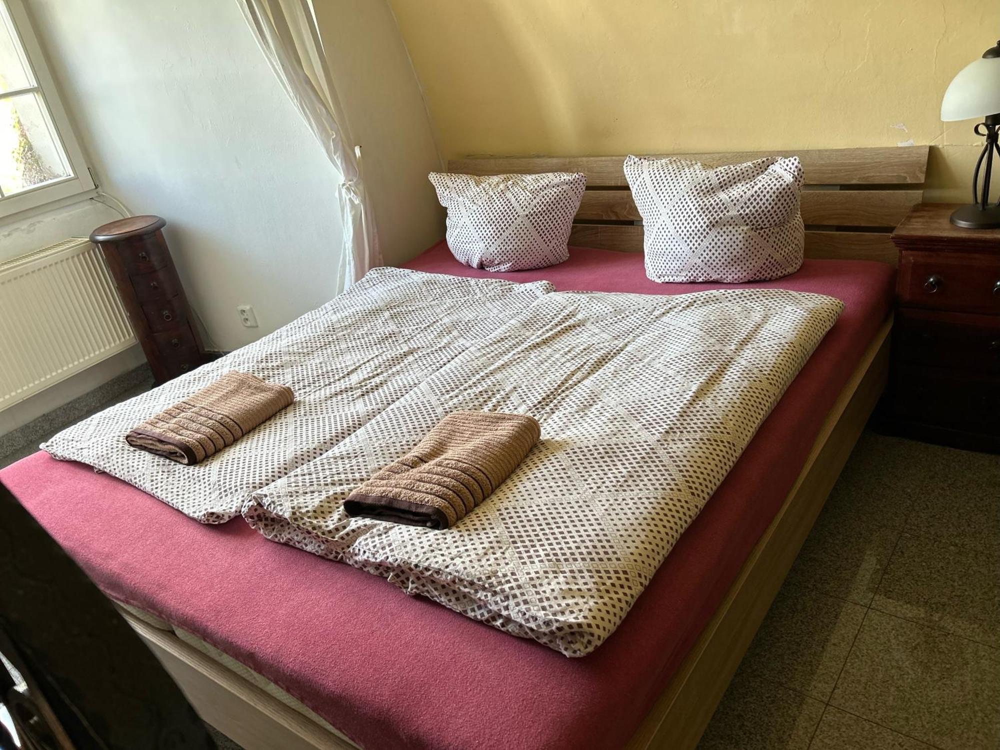 Apartamento Rezidence Napoleon Loket Exterior foto