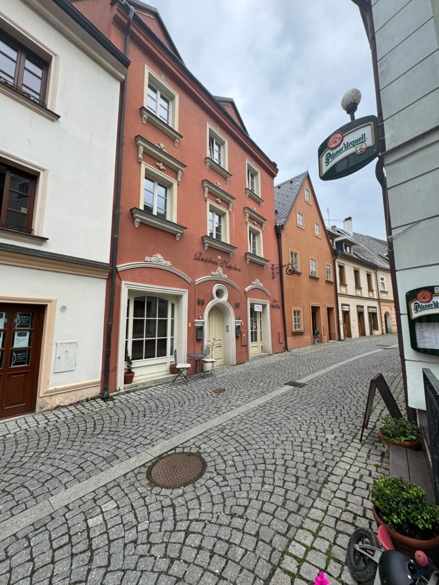 Apartamento Rezidence Napoleon Loket Exterior foto
